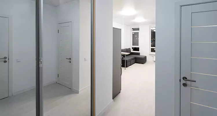 Modern Mirrored Closet Doors Repair in Weston, FL