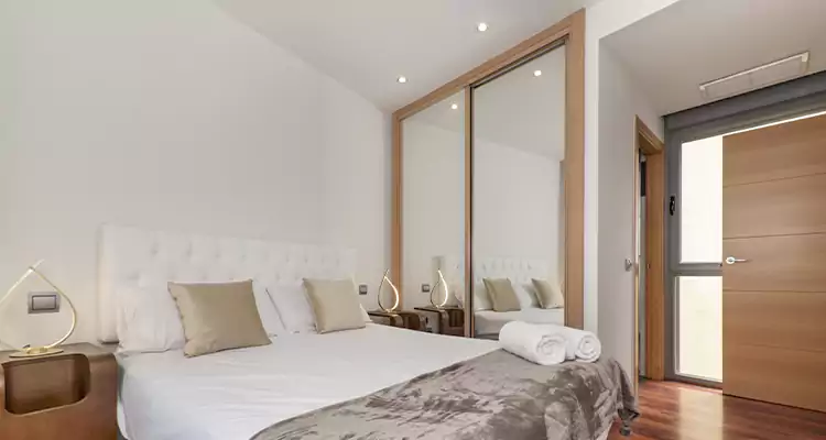 Sliding Wardrobe Door Mirror Replacement in Weston, FL